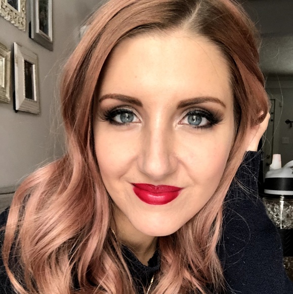 Meet your Posher, Carlie - Picture 1 of 1